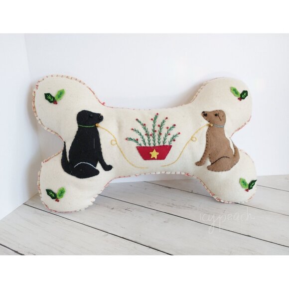 Sturbridge Yankee Holiday Dog Bone Pillow Vintage Christmas Wall Hanging Fabric - Picture 10 of 11